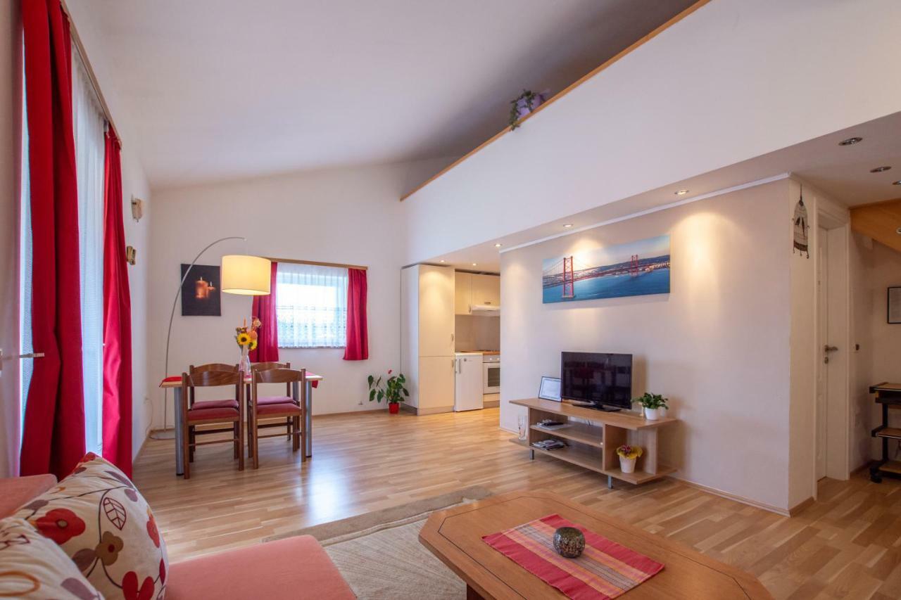 Apartment Lavanda 2 Porec Exterior photo